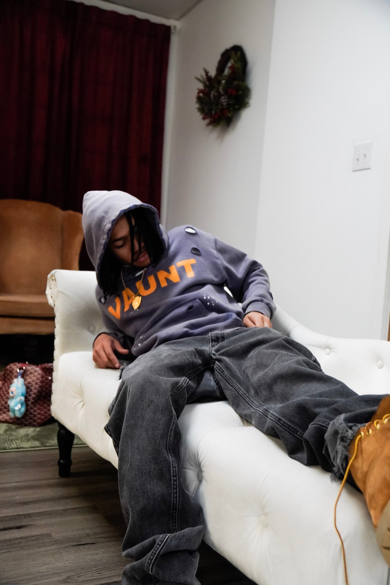 GALLERY DISTRESSED HOODIE